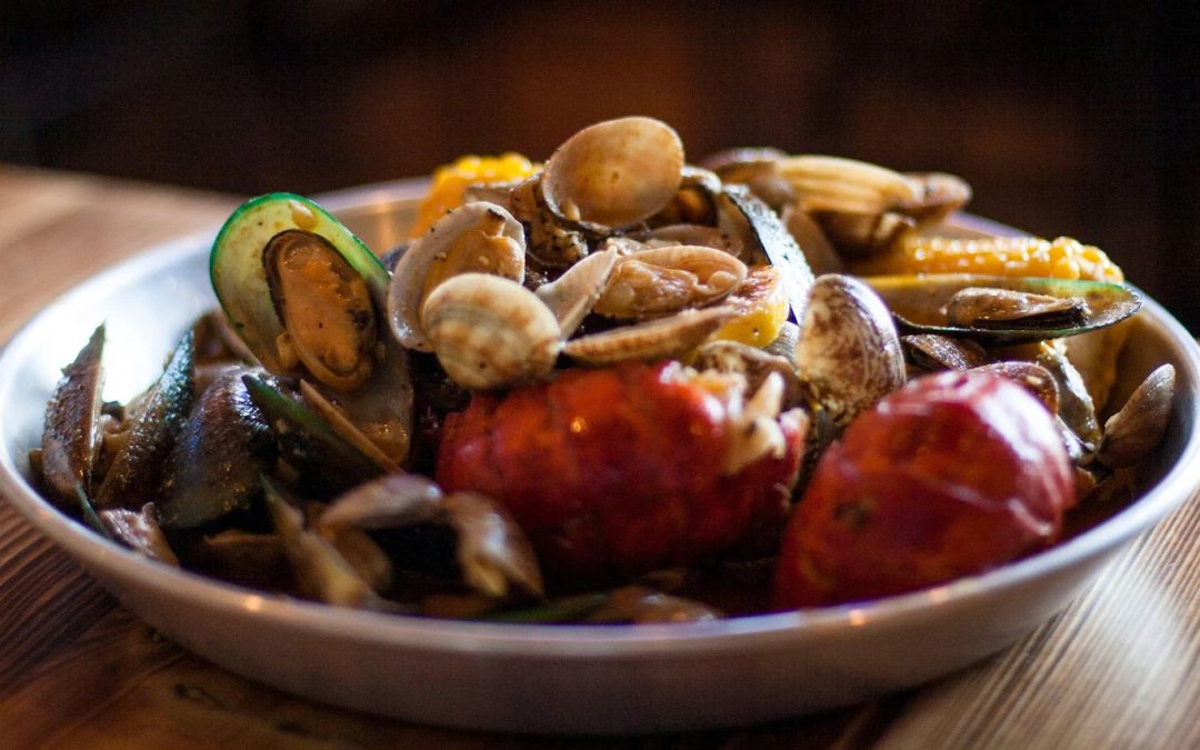 Taste the Best Cajun Seafood and Experience Happy Hour Specials at Snellville’s Hook & Reel